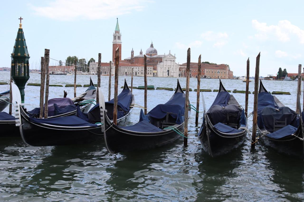 Honeymoon Venice Exterior photo